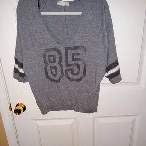 Ladies Forever 21 v neck quarter sleeve gray jersey